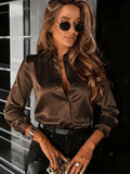 Commuter long-sleeved shirt with lapels in flowing satin for women